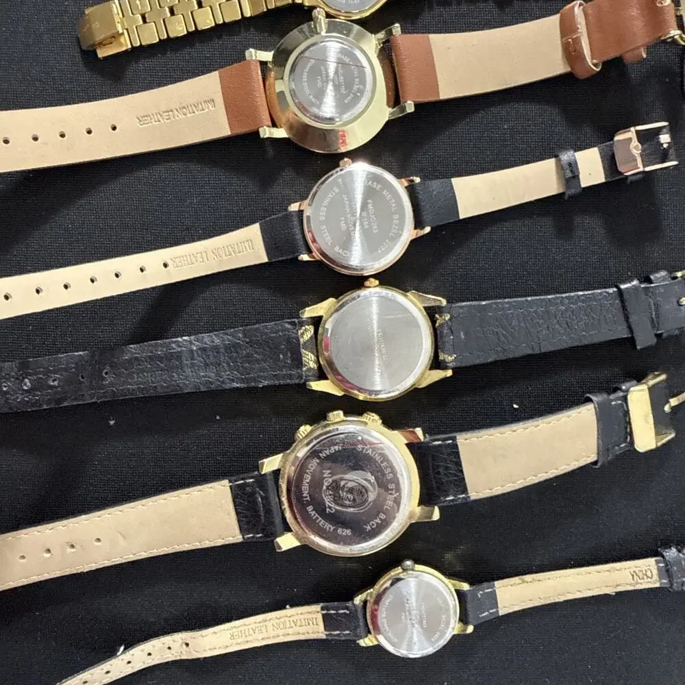 (A2) Bulk Lot Of 25 Watches Vintage And Modern Running On New Batteries!